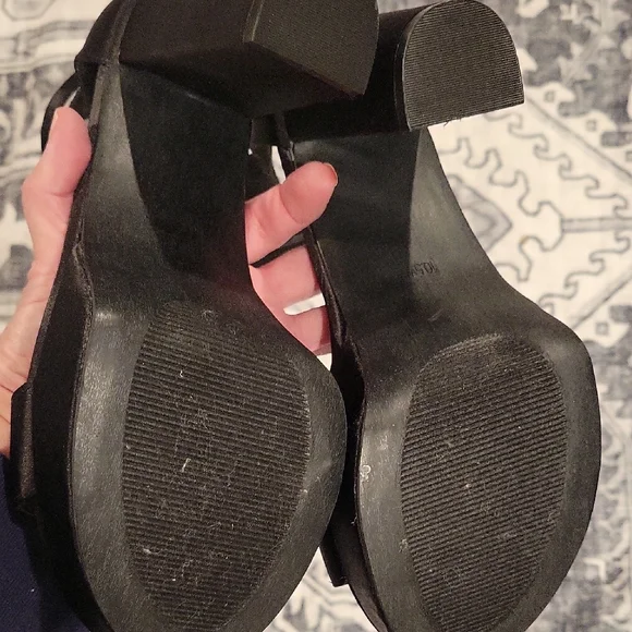 Elegant Torrid Black Heels - Picture 7 of 7